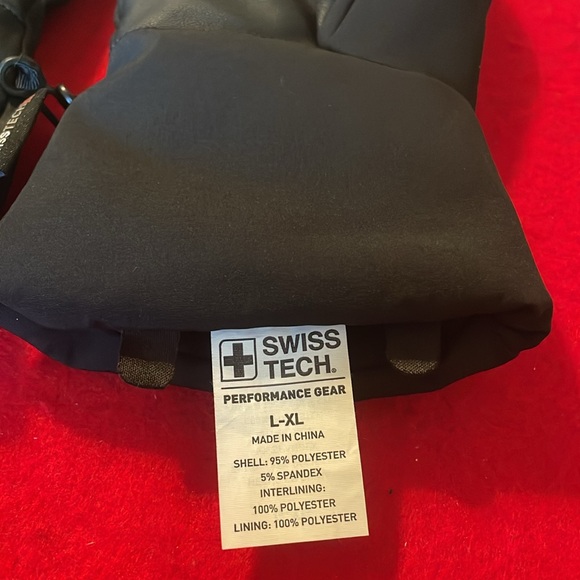 Swiss Tech Men’s Performance Gear Gloves-L/XL- Shell: 95% Polyester & 5% Spandex - Picture 4 of 5